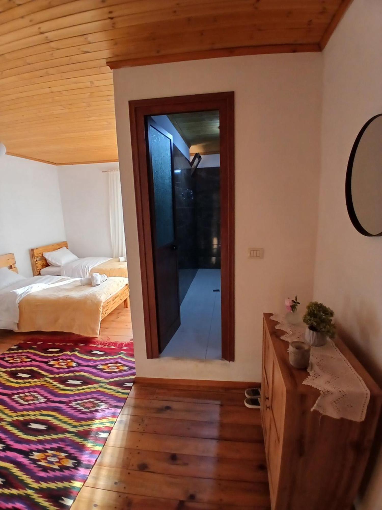 Bujtina Tusha Hotel Priska e Madhe Exterior photo
